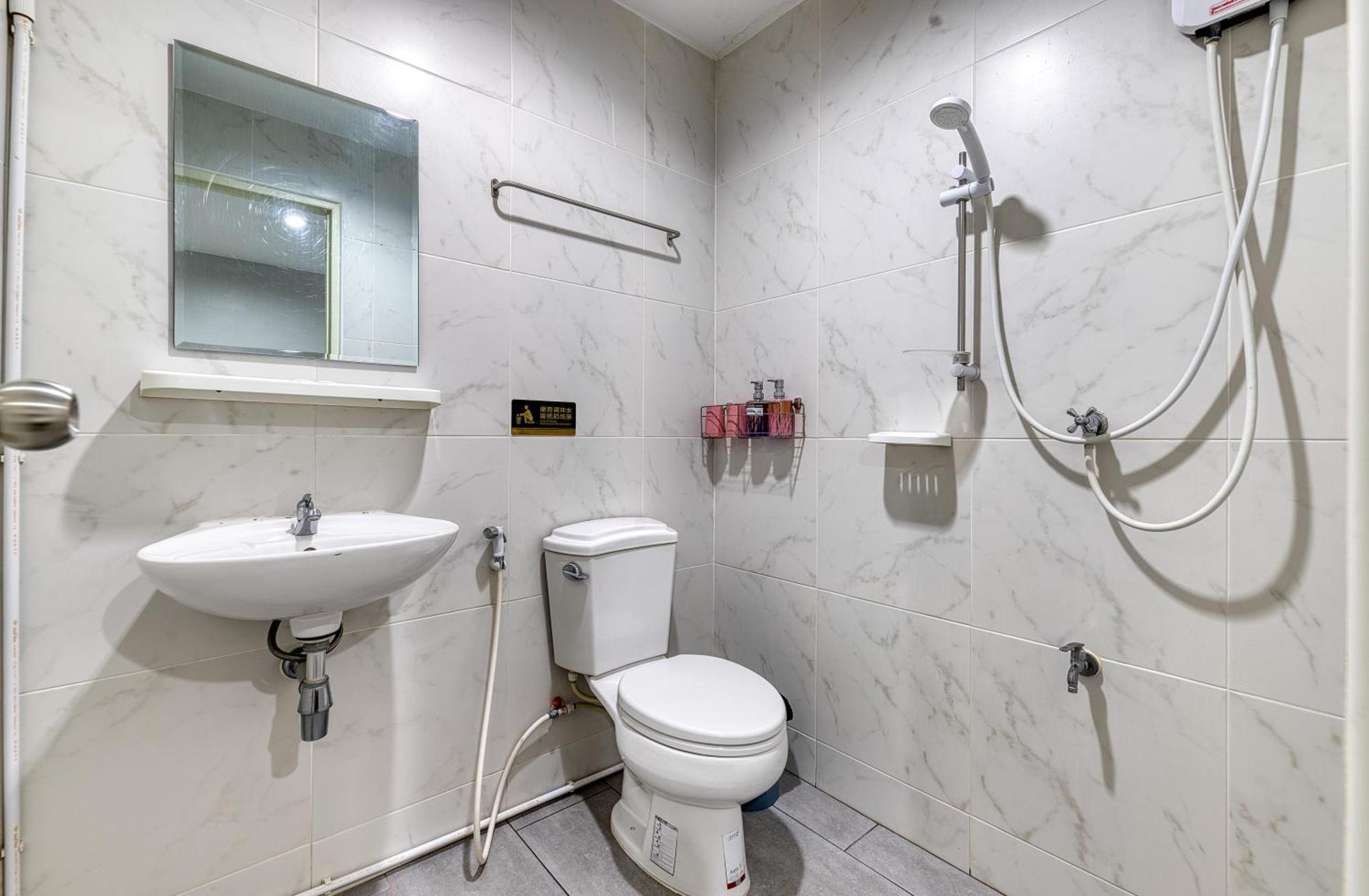 Red Pin Inn 好运旅馆 Bangkok Zewnętrze zdjęcie