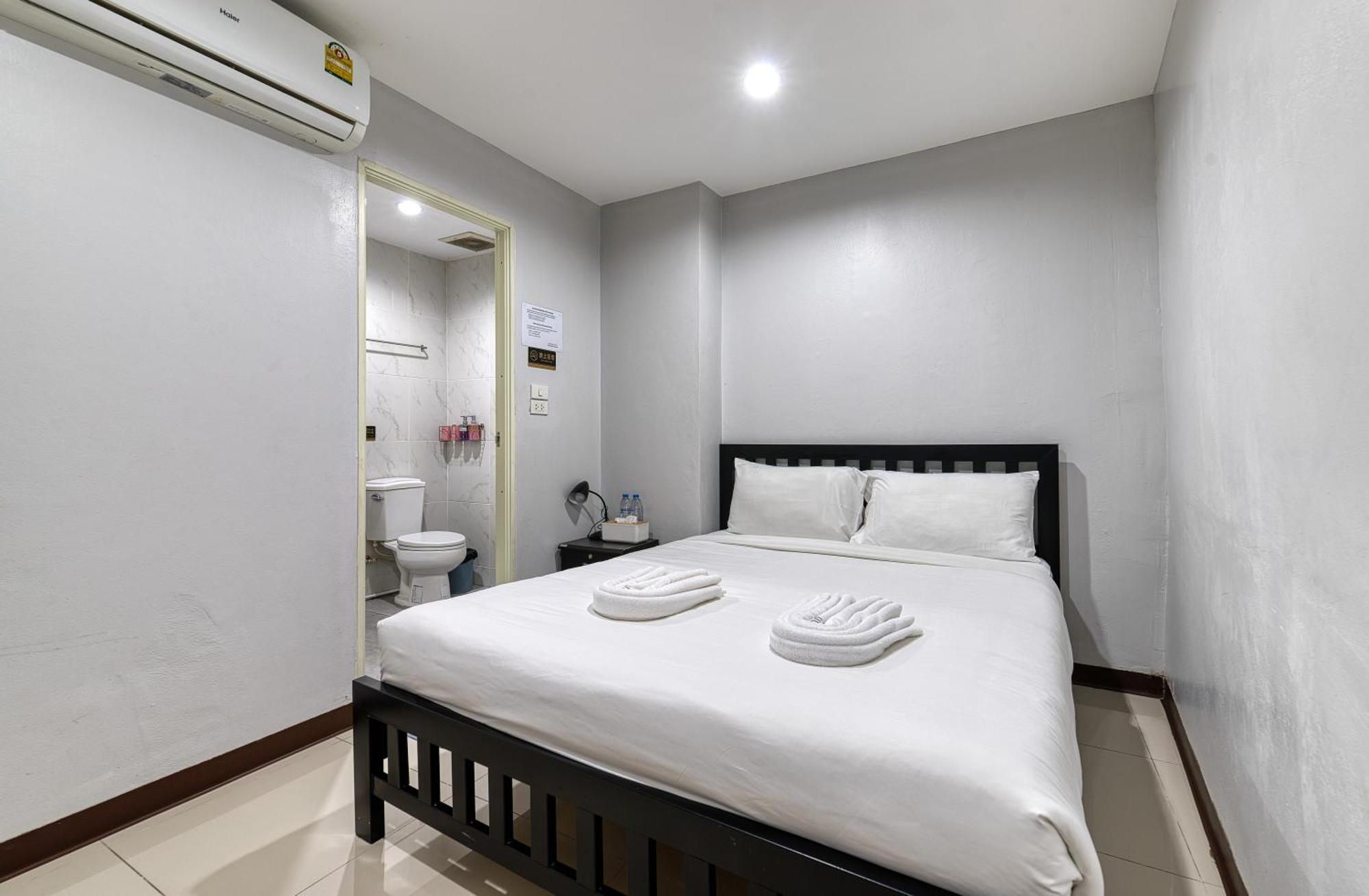 Red Pin Inn 好运旅馆 Bangkok Zewnętrze zdjęcie