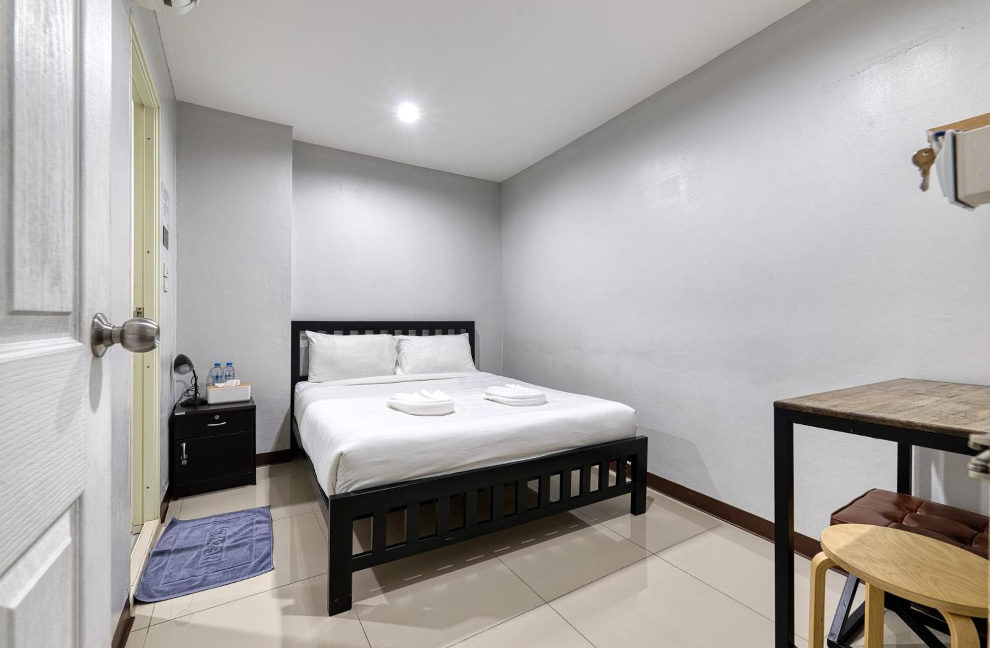 Red Pin Inn 好运旅馆 Bangkok Zewnętrze zdjęcie
